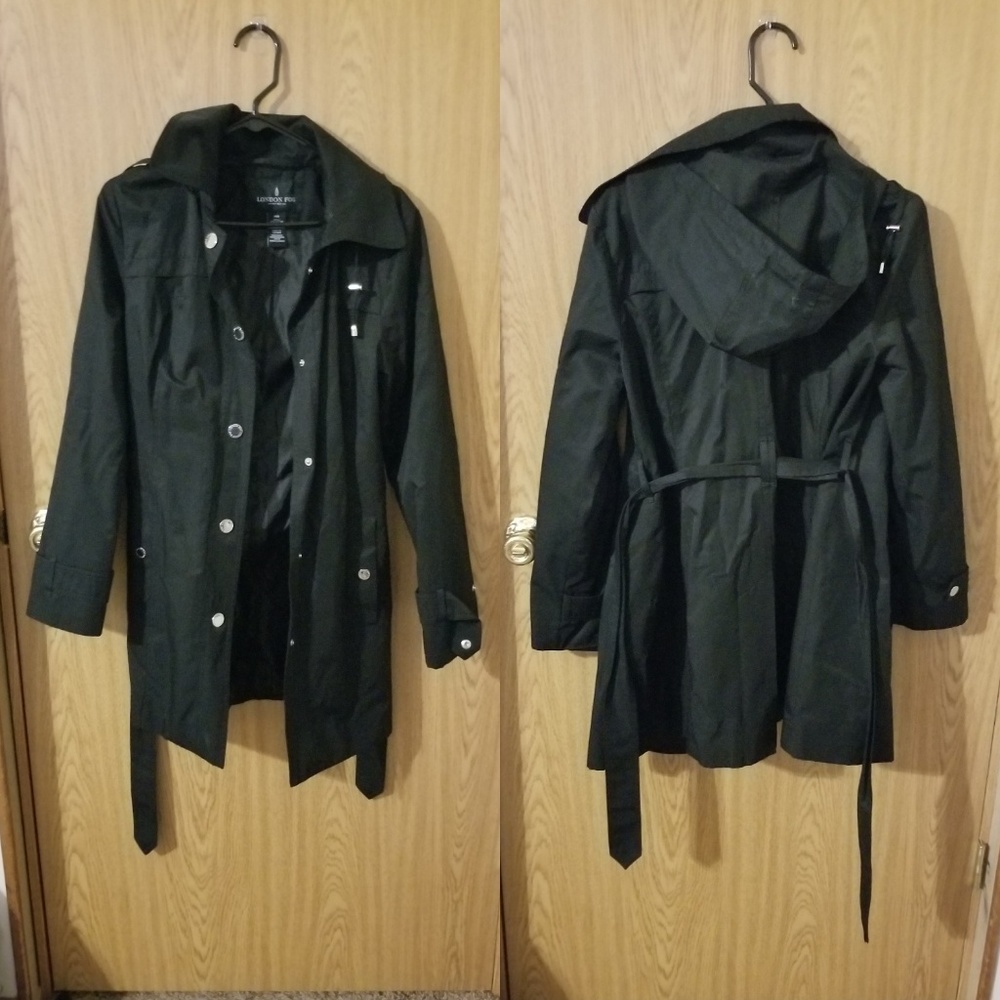LONDON FOG Black rain coat with buttons and tie
